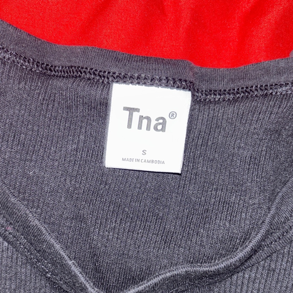 TNA Black Ribbed Tank Top - Picture 2 of 2